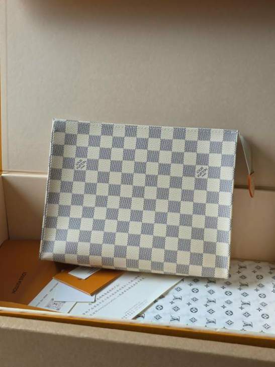 Picture of Louis Vuitton Wallets _SKUfw239242442fw